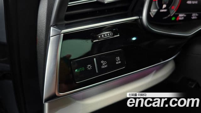 Audi Q7 2023 — ფოტო 19/20