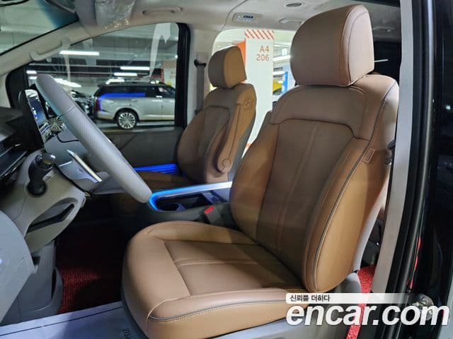 Hyundai Staria 2025 — Şəkil 8/20