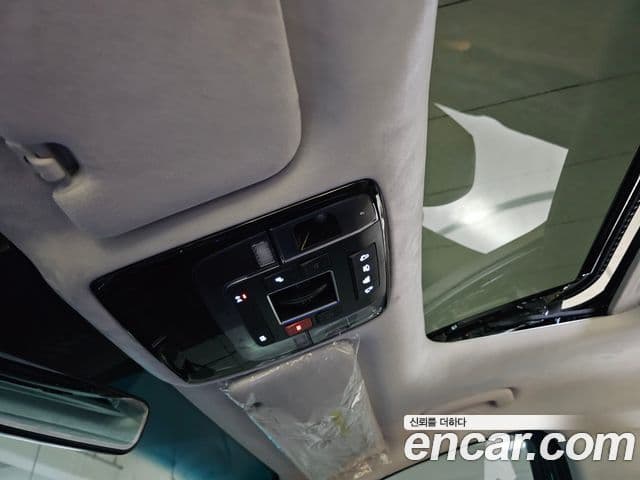 Hyundai Staria 2025 — Şəkil 12/20