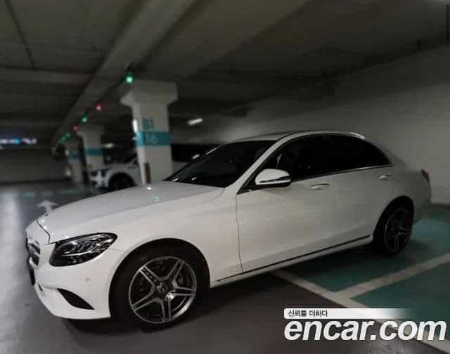 Mercedes-Benz C-Class 2019 — ფოტო 2/11