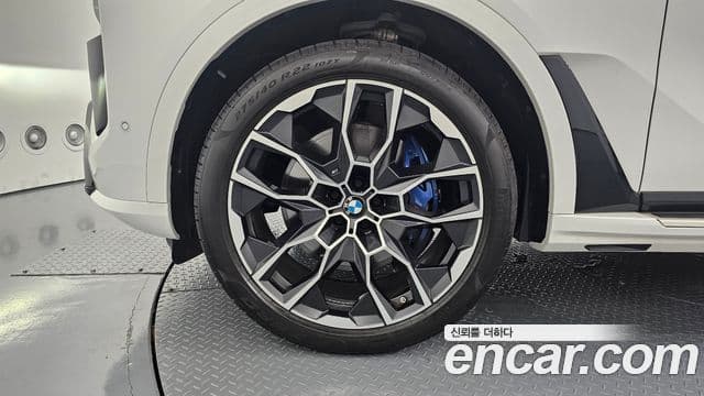 BMW X7 2025 — ფოტო 5/20