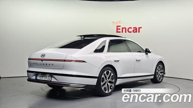 Hyundai Grandeur 2023 — Şəkil 2/20