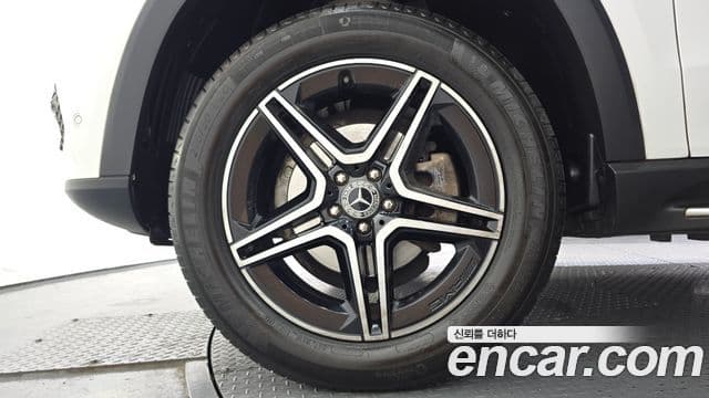 Mercedes-Benz GLE-Class 2020 — ფოტო 5/20