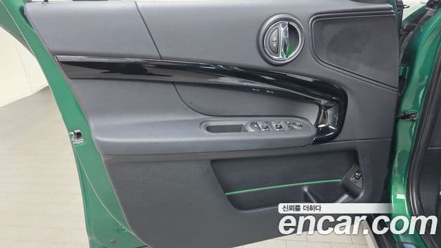 Mini Cooper Countryman 2023 — Photo 28/32