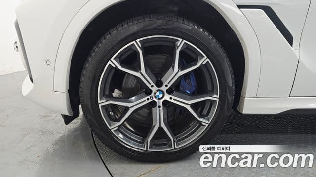 BMW X6 2022 — ფოტო 5/20