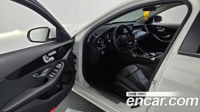 Mercedes-Benz C-Class 2019 — Фото 10/20