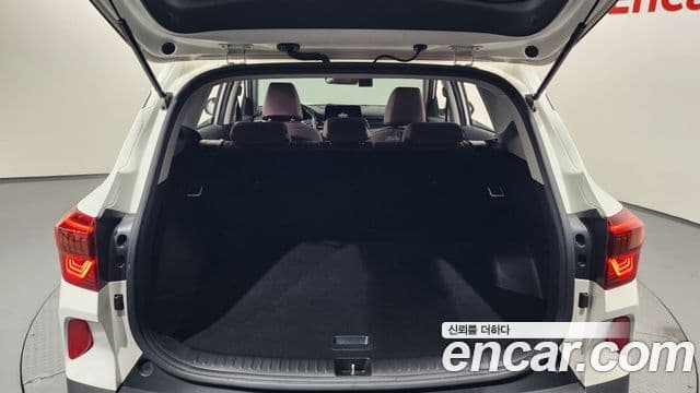 Kia Seltos 2020 — ფოტო 17/20