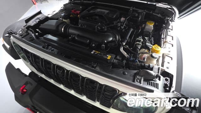 Jeep Wrangler 2025 — ფოტო 6/20