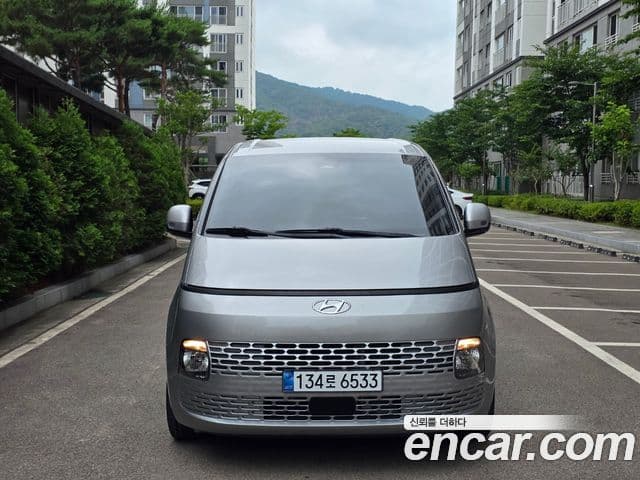 Hyundai Staria 2021 — ფოტო 18/18