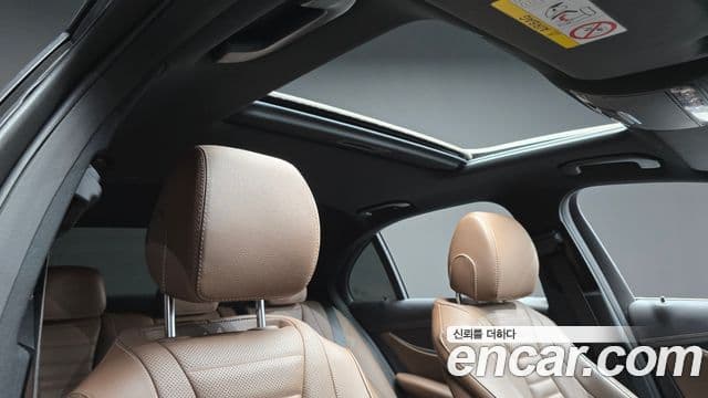 Mercedes-Benz E-Class 2023 — Şəkil 15/20
