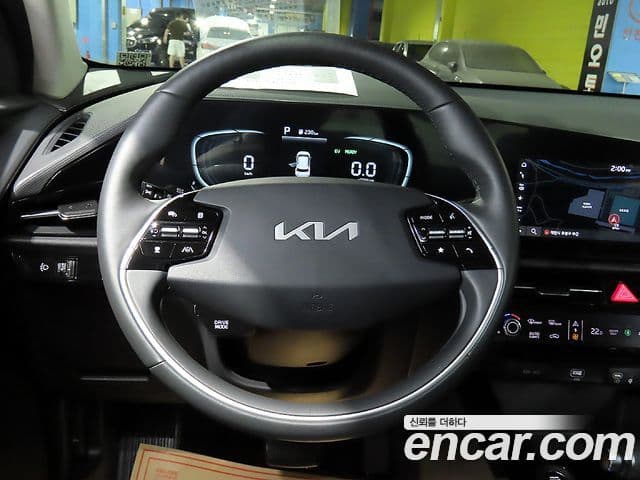 Kia Niro 2022 — ფოტო 14/20