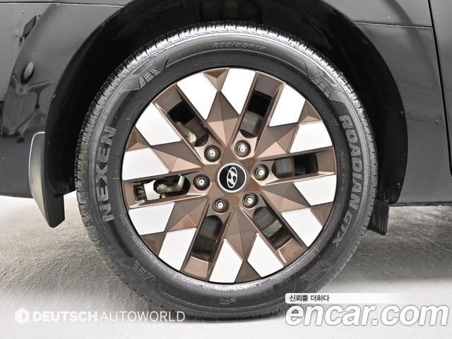 Hyundai Staria 2024 — ფოტო 5/20