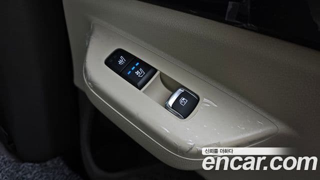 Kia Carnival 2025 — Фото 18/20
