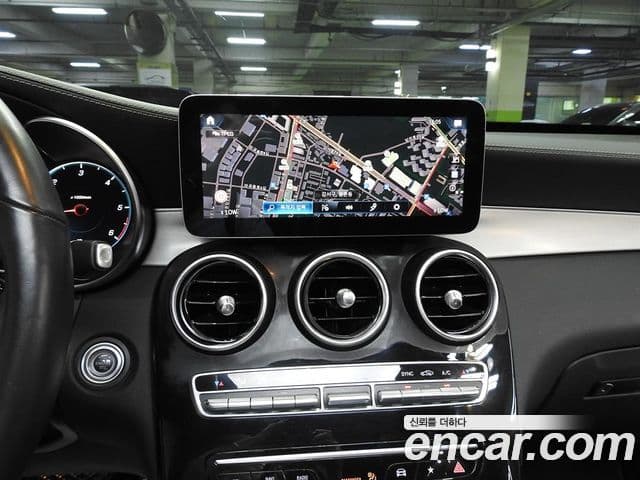 Mercedes-Benz GLC-Class 2022 — Şəkil 18/20
