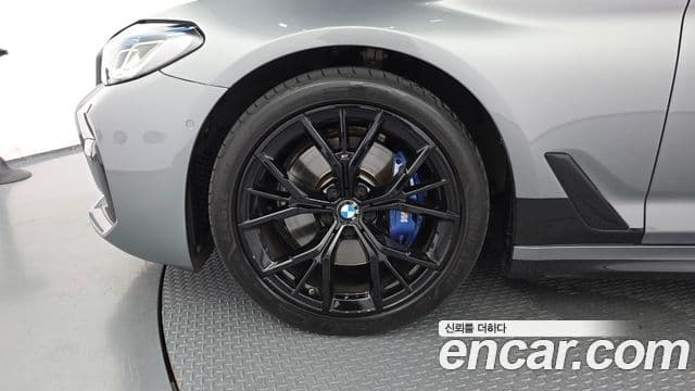 BMW 5 Series 2023 — ფოტო 5/20