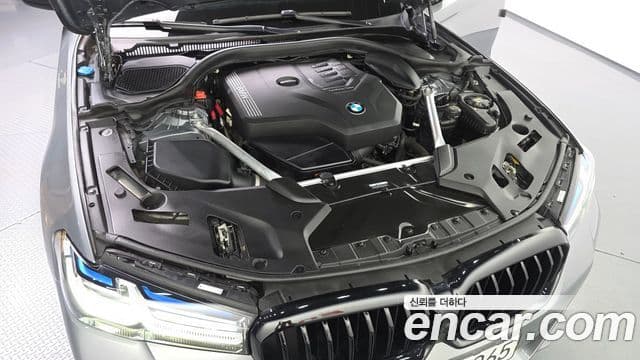 BMW 5 Series 2023 — ფოტო 6/20