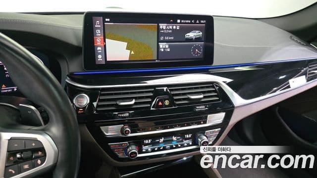BMW 5 Series 2023 — ფოტო 14/20