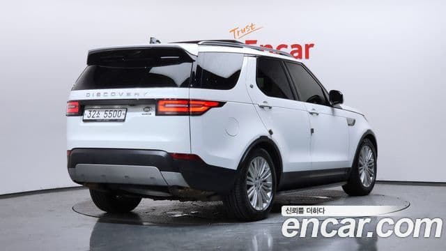 Land Rover Discovery 5 2019 — ფოტო 2/20
