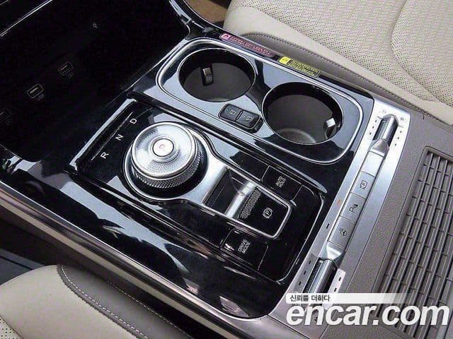 Kia Carnival 2021 — Şəkil 10/20