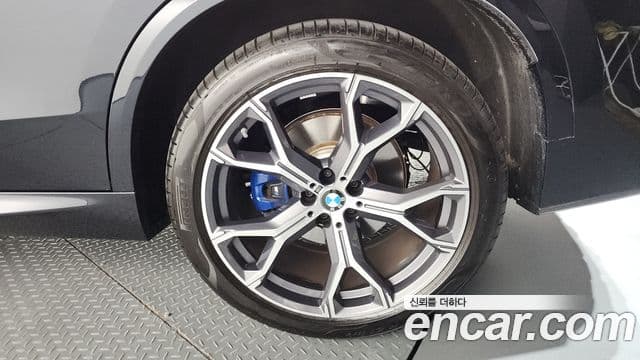 BMW X5 2024 — Photo 28/33