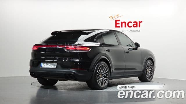 Porsche Cayenne 2023 — ფოტო 2/20
