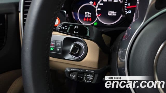 Porsche Cayenne 2023 — ფოტო 16/20