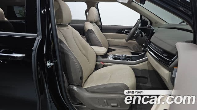 Kia Carnival 2024 — ფოტო 10/20