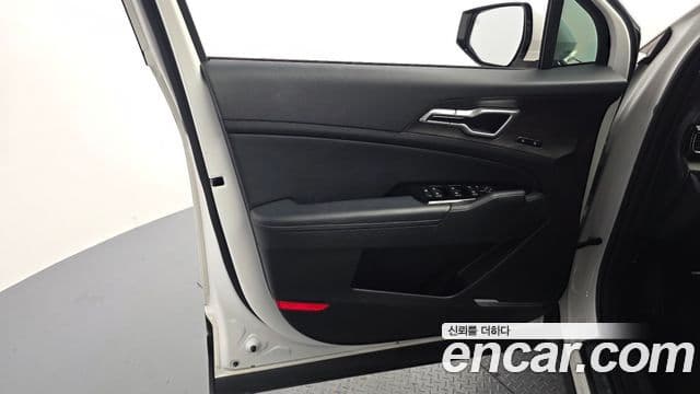 Kia Sportage 2023 — Photo 27/35