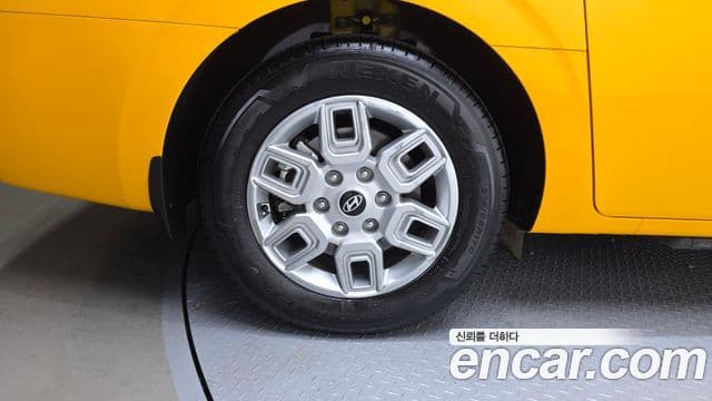Hyundai Staria 2024 — ფოტო 5/20