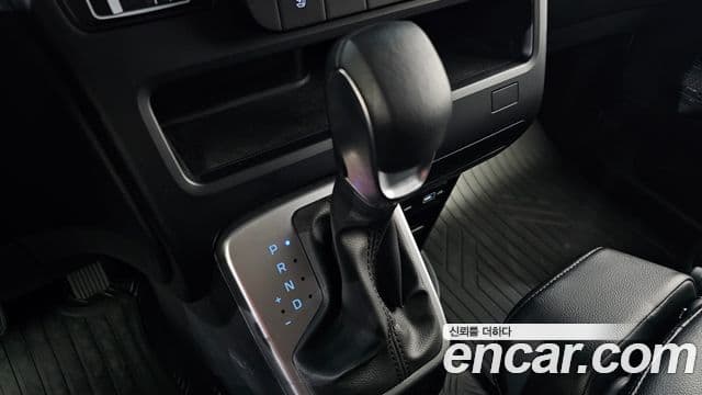 Hyundai Staria 2022 — Фото 9/20