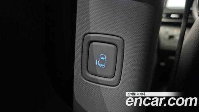 Hyundai Staria 2022 — Фото 17/20