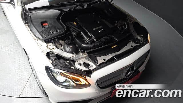 Mercedes-Benz E-Class 2018 — ფოტო 6/20