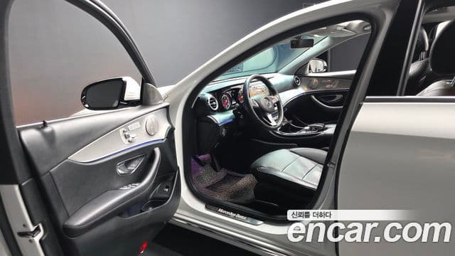 Mercedes-Benz E-Class 2018 — ფოტო 10/20