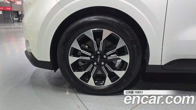 Kia Carnival 2022 — фото 5 из 20