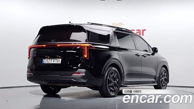 Kia Carnival 2024 — Şəkil 2/20