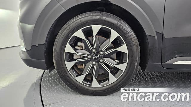 Kia Carnival 2023 — фото 5 из 20