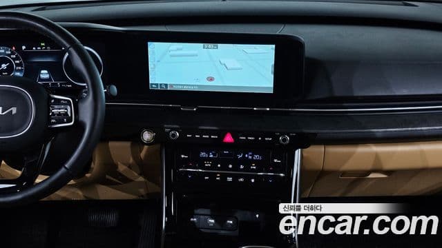 Kia Carnival 2023 — фото 14 из 20