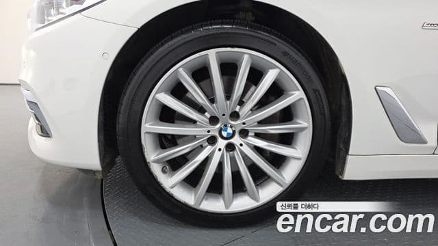 BMW 5 Series 2018 — фото 5 из 20
