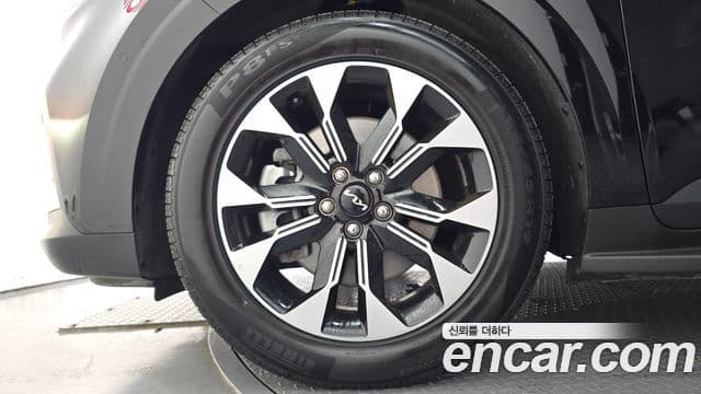Kia Carnival 2022 — ფოტო 5/20