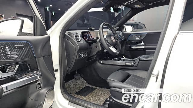 Mercedes-Benz GLB-Class 2024 — фото 10 из 20