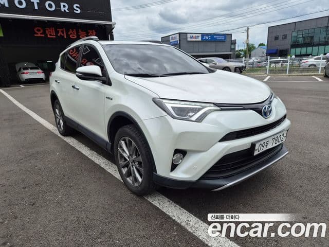 Toyota RAV4 2018 — Şəkil 20/20