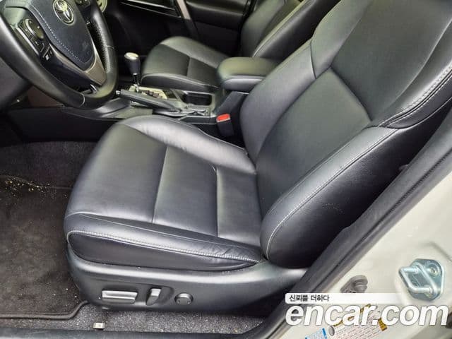 Toyota RAV4 2018 — Şəkil 9/20