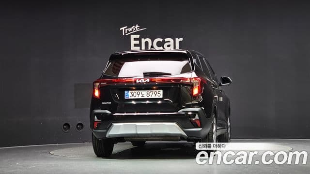 Kia Seltos 2023 — ფოტო 3/20
