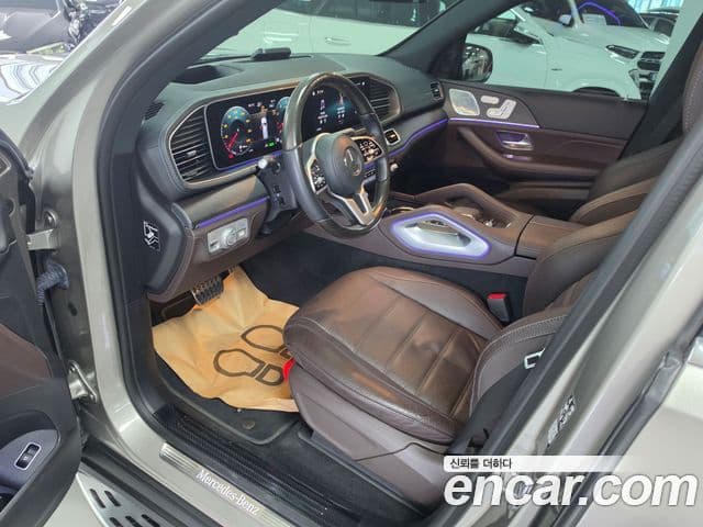 Mercedes-Benz GLS-Class 2021 — Photo 12/18