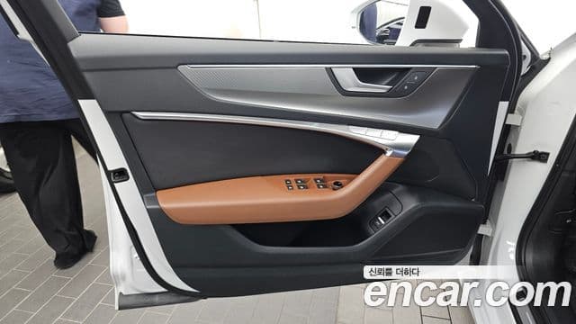 Audi A6 2021 — Şəkil 28/33
