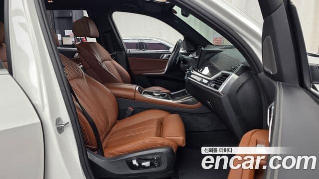 BMW X7 2025 — Фото 10/20
