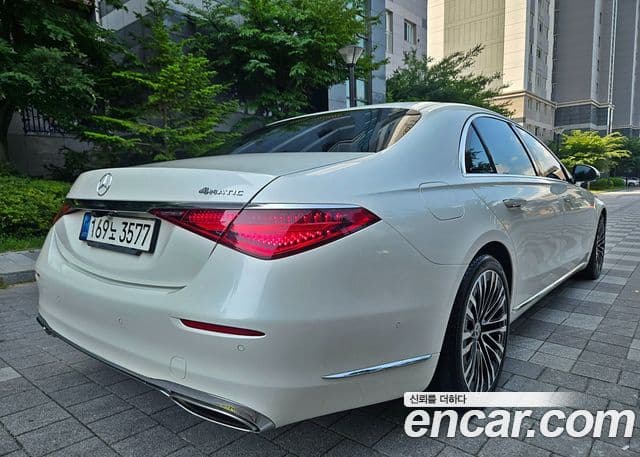 Mercedes-Benz S-Class 2022 — Photo 13/20