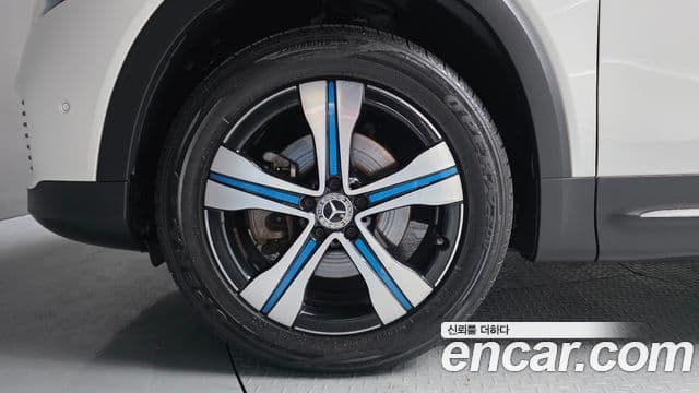 Mercedes-Benz EQB 2022 — ფოტო 20/30