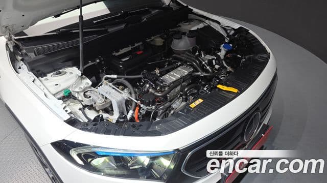 Mercedes-Benz EQB 2022 — ფოტო 1/30
