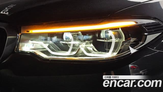 BMW 5 Series 2018 — Photo 22/31